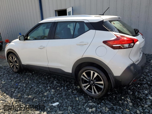 2020 Nissan Kicks SV with VIN 3N1CP5CVXLL551494, listed as a Copart auction lot 52724495 with 112,585 mi miles and Salvage Title. Bid and sale history available at carsss.com. Image 2.