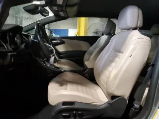 2017 Buick Cascada Premium с VIN W04WH3N59HG117999, выставлен на аукционе Copart как лот 71565694 с пробегом 62 142 миль миль и Списание • Salvage title. История ставок и продаж доступна на DreamBid. Изображение 7.