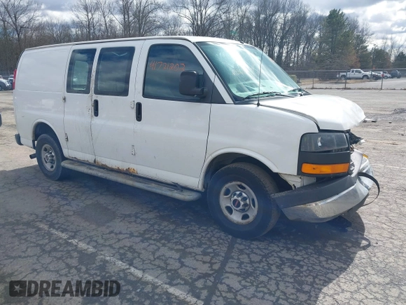 2015 GMC Savana Cargo z VIN 1GTW7FCF4F1900721, wystawiony jako IAAI lot #41721202 z przebiegiem 228 699 mil mil oraz . Historia ofert i sprzedaży dostępna na DreamBid. Obrazek 1.