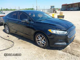 2016 Ford Fusion SE with VIN 3FA6P0HD3GR333466, listed as a IAAI auction lot 42034240 with 184,577 mi miles. Bid and sale history available at carsss.com. Image 1.