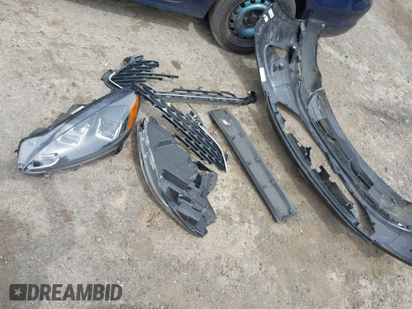 2020 Ford Escape SE z VIN 1FMCU9G68LUB54383, wystawiony jako IAAI lot #42356897 z przebiegiem 69 587 mil mil oraz . Historia ofert i sprzedaży dostępna na DreamBid. Obrazek 12.