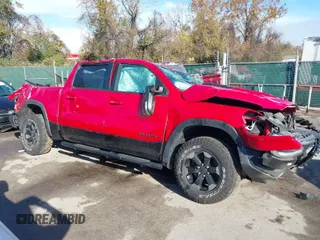 2019 Ram 1500 Sport z VIN 1C6SRFLT6KN533927, wystawiony jako IAAI lot #40852771 z przebiegiem Nie podano mil oraz . Historia ofert i sprzedaży dostępna na DreamBid. Obrazek 1.