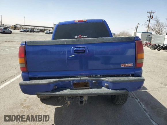 2005 GMC Sierra Denali z VIN 2GTEK63N851148645, wystawiony jako Copart lot #47744365 z przebiegiem 396 452 mil mil oraz Szkody całkowita. Historia ofert i sprzedaży dostępna na DreamBid. Obrazek 6.