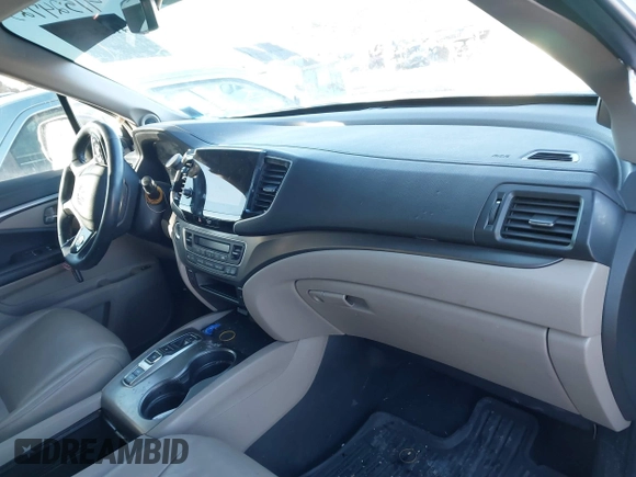 2022 Honda Pilot EX-L with VIN 5FNYF6H54NB084899, listed as a IAAI auction lot 41524725 with 35,827 mi miles and . Bid and sale history available at DreamBid. Image 5.