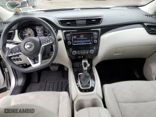 2019 Nissan Rogue Sport SV with VIN JN1BJ1CRXKW335890, listed as a Copart auction lot 68856202 with 33,747 mi miles. Bid and sale history available at carsss.com. Image 8.