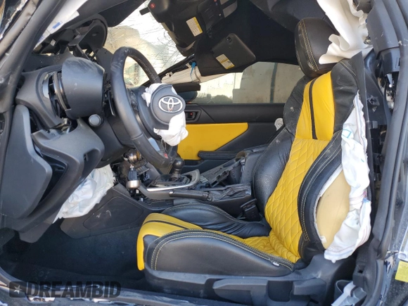 2024 Toyota 86 with VIN JF1ZNBB15R8753151, listed as a Copart auction lot 43089165 with Not Provided miles and Non Repairable. Bid and sale history available at carsss.com. Image 7.