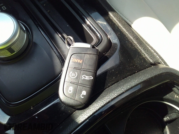 2020 Chrysler 300 S z VIN 2C3CCABGXLH103516, wystawiony jako IAAI lot #41918657 z przebiegiem 88 521 mil mil oraz . Historia ofert i sprzedaży dostępna na DreamBid. Obrazek 11.