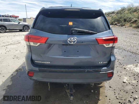 2019 Toyota Highlander LE z VIN 5TDBZRFH3KS960817, wystawiony jako Copart lot #52377955 z przebiegiem 95 348 mil mil oraz Szkoda całkowita • Salvage title. Historia ofert i sprzedaży dostępna na DreamBid. Obrazek 6.