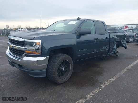 2018 Chevrolet Silverado 1500 LT with VIN 1GCVKREH7JZ268186, listed as a IAAI auction lot 41484090 with 153,392 mi miles. Bid and sale history available at carsss.com. Image 2.