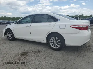2016 Toyota Camry XLE with VIN 4T4BF1FK8GR532929, listed as a Copart auction lot 55422005 with 275,653 mi miles and Clean Title. Bid and sale history available at carsss.com. Image 2.