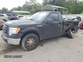 2010 Ford F-150 XL с VIN 1FTMF1CW1AKC09582, выставлен на аукционе Copart как лот 54296315 с пробегом 127 439 миль миль и Списание • Salvage title. История ставок и продаж доступна на DreamBid. Изображение 1.