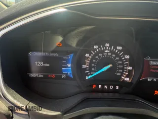 2019 Ford Fusion SE z VIN 3FA6P0HD0KR201807, wystawiony jako Copart lot #58443565 z przebiegiem 30 077 mil mil oraz Szkody całkowita. Historia ofert i sprzedaży dostępna na DreamBid. Obrazek 8.