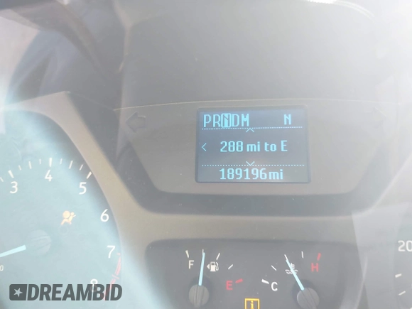 2019 Ford Transit Passenger XL z VIN 1FBZX2YM2KKA81620, wystawiony jako IAAI lot #41419895 z przebiegiem 189 196 mil mil oraz . Historia ofert i sprzedaży dostępna na DreamBid. Obrazek 14.