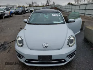 2018 Volkswagen Beetle SE with VIN 3VWJD7AT0JM726611, listed as a Copart auction lot 77896173 with 54,519 mi miles and Salvage Title. Bid and sale history available at carsss.com. Image 5.