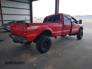 2005 Ford F-250 XL z VIN 1FTSW21P75EC61621, wystawiony jako IAAI lot #40296449 z przebiegiem Nie podano mil oraz . Historia ofert i sprzedaży dostępna na DreamBid. Obrazek 4.