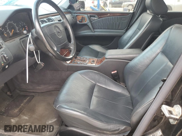 1999 Mercedes-Benz E 320 z VIN WDBJF65H4XA857249, wystawiony jako Copart lot #59337225 z przebiegiem 149 953 mil mil oraz Szkoda całkowita • Salvage title. Historia ofert i sprzedaży dostępna na DreamBid. Obrazek 7.