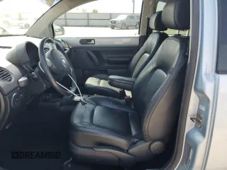 2010 Volkswagen Beetle с VIN 3VWPG3AG4AM023235, выставлен на аукционе Copart как лот 54620575 с пробегом 104 590 миль миль и Списание • Salvage title. История ставок и продаж доступна на DreamBid. Изображение 7.