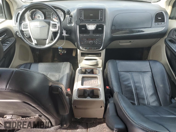 2014 Chrysler Town & Country Touring with VIN 2C4RC1BG3ER324409, listed as a Copart auction lot 53997885 with 197,620 mi miles and Salvage Title. Bid and sale history available at carsss.com. Image 8.