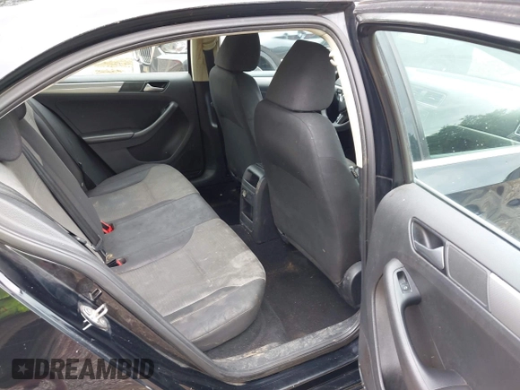 2017 Volkswagen Jetta S z VIN 3VW2B7AJ3HM303198, wystawiony jako IAAI lot #42651056 z przebiegiem 126 253 mil mil oraz . Historia ofert i sprzedaży dostępna na DreamBid. Obrazek 8.