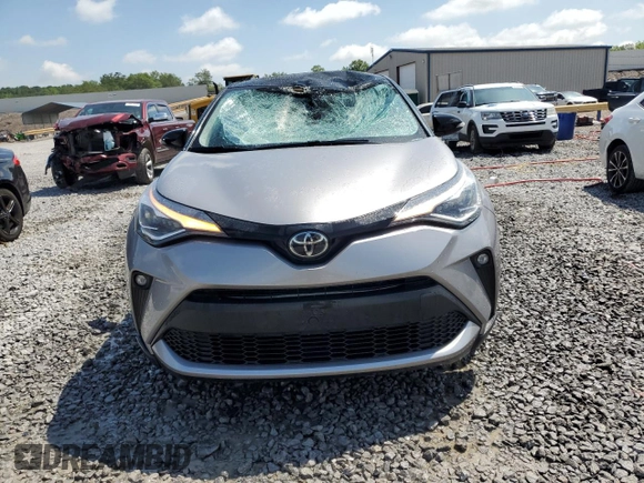 2020 Toyota C-HR LE z VIN JTNKHMBX5L1090324, wystawiony jako Copart lot #55986685 z przebiegiem 46 063 mil mil oraz Szkoda całkowita • Salvage title. Historia ofert i sprzedaży dostępna na DreamBid. Obrazek 5.