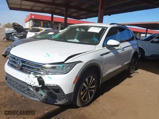 2022 Volkswagen Tiguan S with VIN 3VV1B7AX2NM001840, listed as a IAAI auction lot 41425588 with 28,720 mi miles. Bid and sale history available at carsss.com. Image 17.
