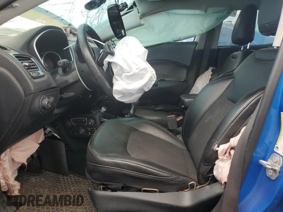 2020 Jeep Compass Latitude z VIN 3C4NJCBB4LT102329, wystawiony jako Copart lot #57476875 z przebiegiem Nie podano mil oraz Szkoda całkowita • Salvage title. Historia ofert i sprzedaży dostępna na DreamBid. Obrazek 7.