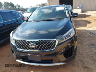 2018 Kia Sorento SX with VIN 5XYPKDA57JG349078, listed as a IAAI auction lot 41136917 with 119,213 mi miles and . Bid and sale history available at carsss.com. Image 12.