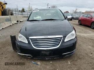 2011 Chrysler 200 Limited with VIN 1C3BC2FB8BN604975, listed as a Copart auction lot 81514224 with 139,368 mi miles and Salvage Title. Bid and sale history available at DreamBid. Image 5.