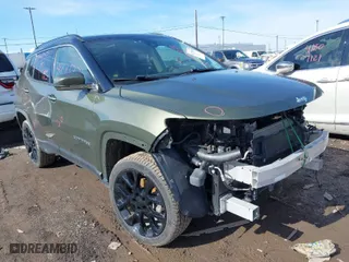 2018 Jeep Compass Limited with VIN 3C4NJDCB0JT483727, listed as a IAAI auction lot 41776773 with 49,619 mi miles. Bid and sale history available at carsss.com. Image 1.