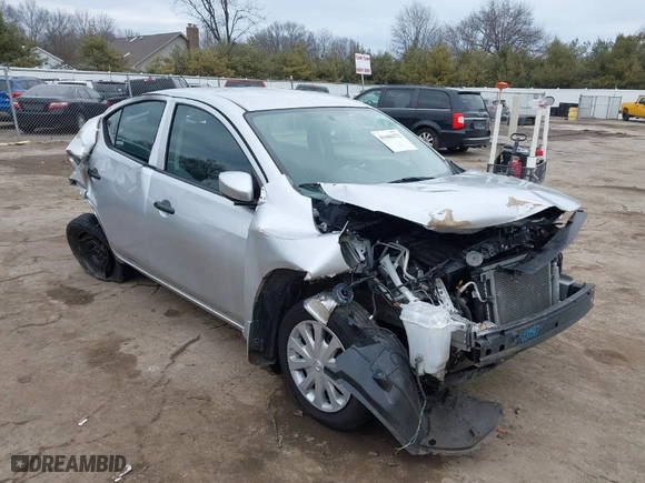2017 Nissan Versa Sedan SV with VIN 3N1CN7APXHL891130, listed as a IAAI auction lot 41686172 with 119,128 mi miles. Bid and sale history available at carsss.com. Image 6.
