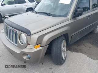 2008 Jeep Patriot Sport with VIN 1J8FT28W18D636073, listed as a IAAI auction lot 42622187 with 103,122 mi miles and . Bid and sale history available at DreamBid. Image 6.