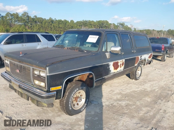 1989 GMC Suburban z VIN 1GKEV16KXKF536870, wystawiony jako IAAI lot #41531645 z przebiegiem 13 976 mil mil oraz . Historia ofert i sprzedaży dostępna na DreamBid. Obrazek 2.