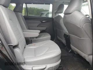 2021 Toyota Highlander XLE with VIN 5TDGZRBH9MS106817, listed as a Copart auction lot 58794845 with 57,365 mi miles and Salvage title. Bid and sale history available at DreamBid. Image 11.