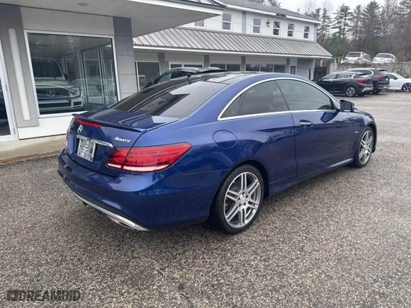2017 Mercedes-Benz E-Class E 400 with VIN WDDKJ6HB8HF353602, listed as a IAAI auction lot 41963703 with 148,972 mi miles. Bid and sale history available at carsss.com. Image 4.