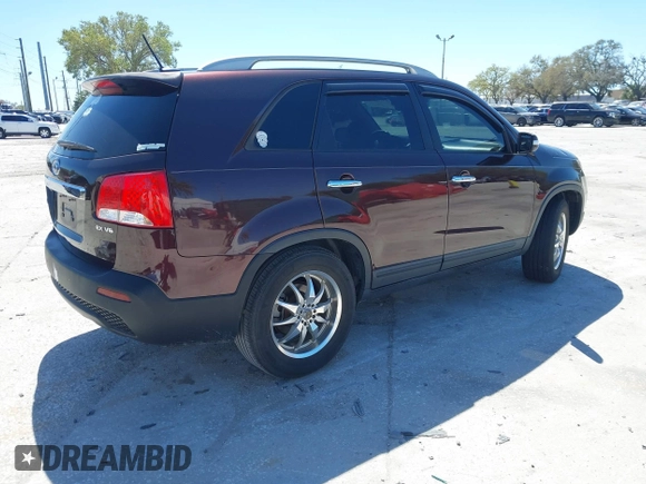 2011 Kia Sorento EX with VIN 5XYKU4A22BG136129, listed as a IAAI auction lot 41739443 with 190,405 mi miles. Bid and sale history available at carsss.com. Image 4.