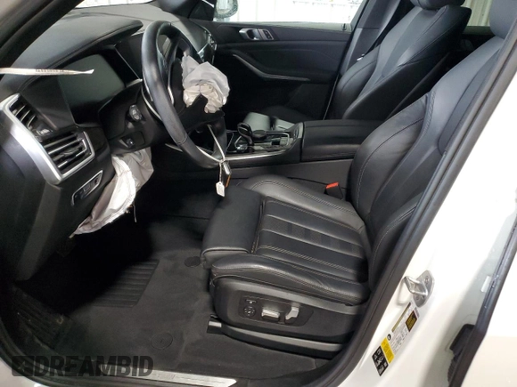 2020 BMW X5 xDrive40i with VIN 5UXCR6C09L9B69226, listed as a Copart auction lot 61435965 with Not provided miles and Salvage title. Bid and sale history available at DreamBid. Image 7.