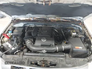 2007 Nissan Xterra SE z VIN 5N1AN08WX7C504137, wystawiony jako IAAI lot #42555326 z przebiegiem 176 908 mil mil oraz . Historia ofert i sprzedaży dostępna na DreamBid. Obrazek 10.