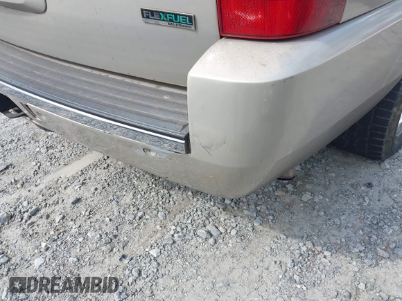 2010 Chevrolet Suburban LTZ with VIN 1GNUCKE05AR173031, listed as a IAAI auction lot 41729084 with 254,790 mi miles and . Bid and sale history available at DreamBid. Image 6.