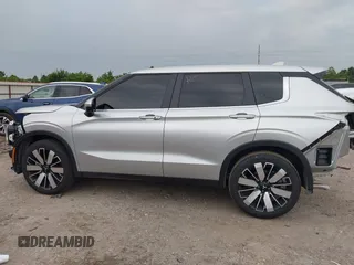 2025 Mitsubishi Outlander SEL z VIN JA4J3VA81SZ015726, wystawiony jako IAAI lot #42392744 z przebiegiem 4004 mil mil oraz . Historia ofert i sprzedaży dostępna na DreamBid. Obrazek 15.