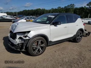 2021 Volvo XC40 R-Design z VIN YV4AC2HM3M2537869, wystawiony jako Copart lot #56687535 z przebiegiem 50 265 mil mil oraz Szkoda całkowita • Salvage title. Historia ofert i sprzedaży dostępna na DreamBid. Obrazek 1.