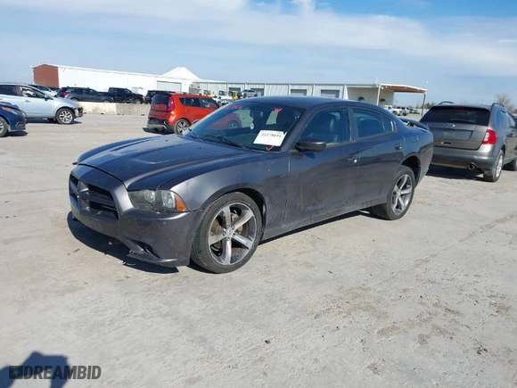 2014 Dodge Charger SXT with VIN 2C3CDXHG2EH256675, listed as a IAAI auction lot 41278616 with 139,709 mi miles. Bid and sale history available at carsss.com. Image 2.