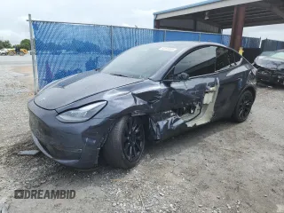 2024 Tesla Model Y Long Range с VIN 7SAYGDEE6RA237987, выставлен на аукционе Copart как лот 63019505 с пробегом 17 893 миль миль и Списание • Salvage title. История ставок и продаж доступна на DreamBid. Изображение 1.
