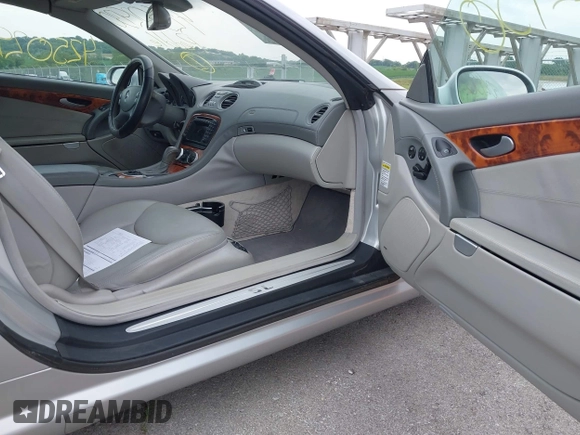2003 Mercedes-Benz SL 500 with VIN WDBSK75F33F058662, listed as a IAAI auction lot 42502930 with Not provided miles and . Bid and sale history available at DreamBid. Image 5.