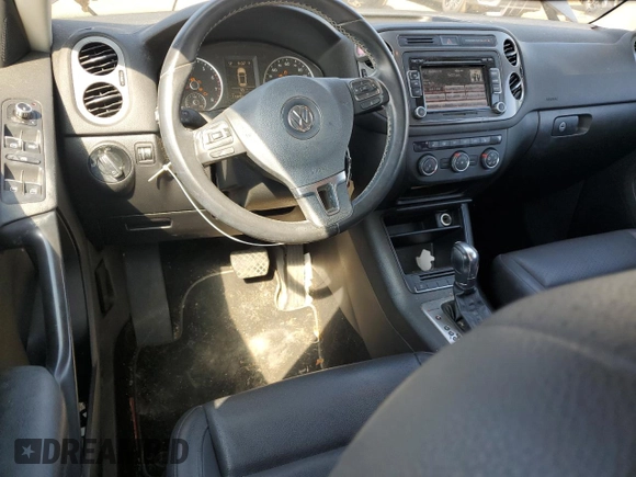 2013 Volkswagen Tiguan SE z VIN WVGBV3AX3DW078813, wystawiony jako Copart lot #54238465 z przebiegiem 119 092 mil mil oraz Szkoda całkowita • Salvage title. Historia ofert i sprzedaży dostępna na DreamBid. Obrazek 8.