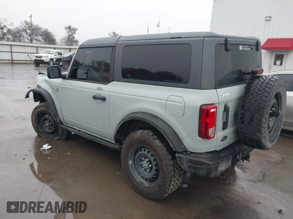 2023 Ford Bronco with VIN 1FMDE5AH7PLB27790, listed as a IAAI auction lot 41435714 with 27,930 mi miles. Bid and sale history available at carsss.com. Image 3.