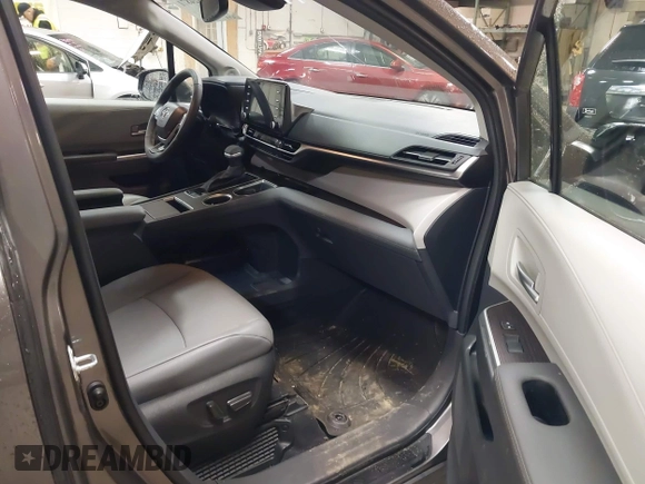 2023 Toyota Sienna XLE с VIN 5TDJSKFC0PS099650, выставлен на аукционе IAAI как лот 42324871 с пробегом 12 719 миль миль и . История ставок и продаж доступна на DreamBid. Изображение 5.