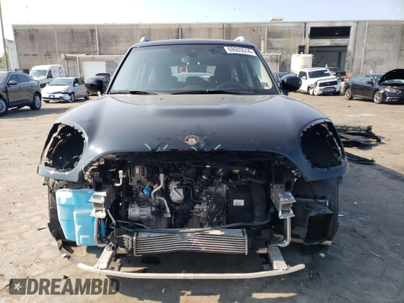 2020 MINI Countryman Cooper S with VIN WMZYX1C04L3L27083, listed as a Copart auction lot 68603514 with 27,701 mi miles and Salvage Title. Bid and sale history available at carsss.com. Image 5.
