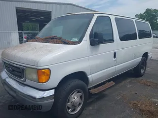 2007 Ford Econoline Passenger XL z VIN 1FBNE31L47DB16682, wystawiony jako IAAI lot #42286228 z przebiegiem 160 802 mil mil oraz . Historia ofert i sprzedaży dostępna na DreamBid. Obrazek 2.