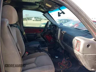 2003 Chevrolet Tahoe LS z VIN 1GNEK13Z73R127111, wystawiony jako IAAI lot #41830248 z przebiegiem Nie podano mil oraz . Historia ofert i sprzedaży dostępna na DreamBid. Obrazek 5.