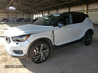 2021 Volvo XC40 R-Design z VIN YV4AC2HM0M2502884, wystawiony jako Copart lot #85980444 z przebiegiem 64 533 mil mil oraz Szkoda całkowita • Salvage title. Historia ofert i sprzedaży dostępna na DreamBid. Obrazek 1.